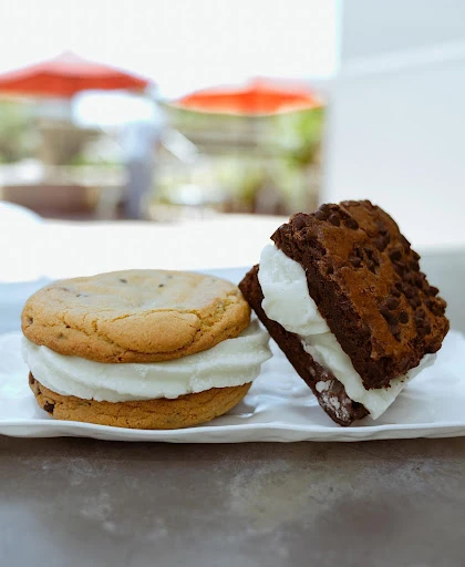 The Frappe House at CrossCity photo